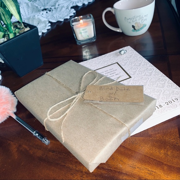 ✨Blind Date With A Book✨ - Picture 4 of 6